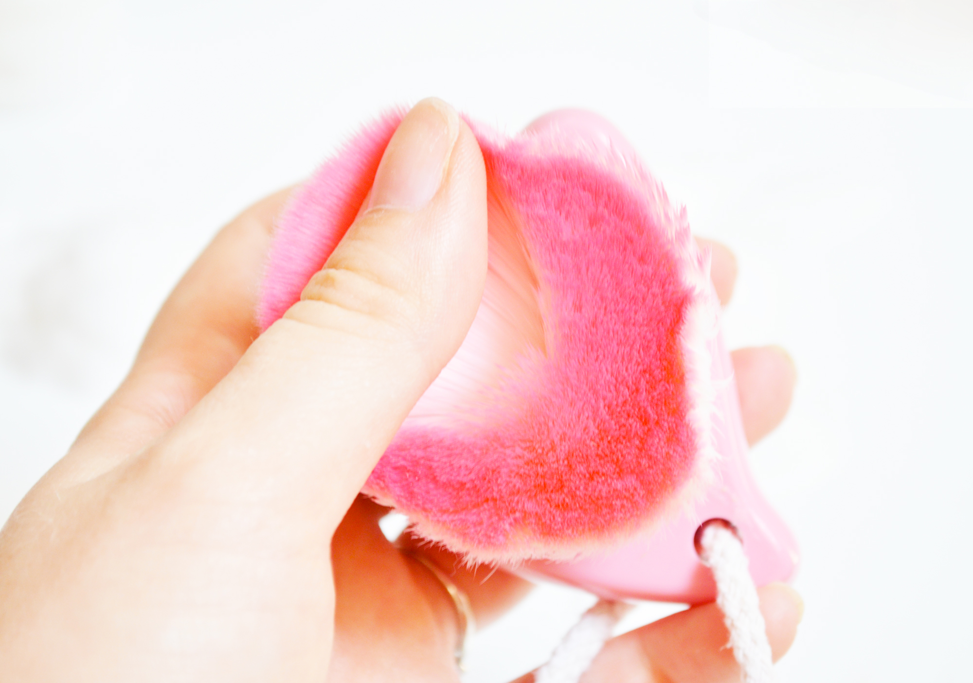brosse-nettoyante-visage-coc-peach-coringco-revue