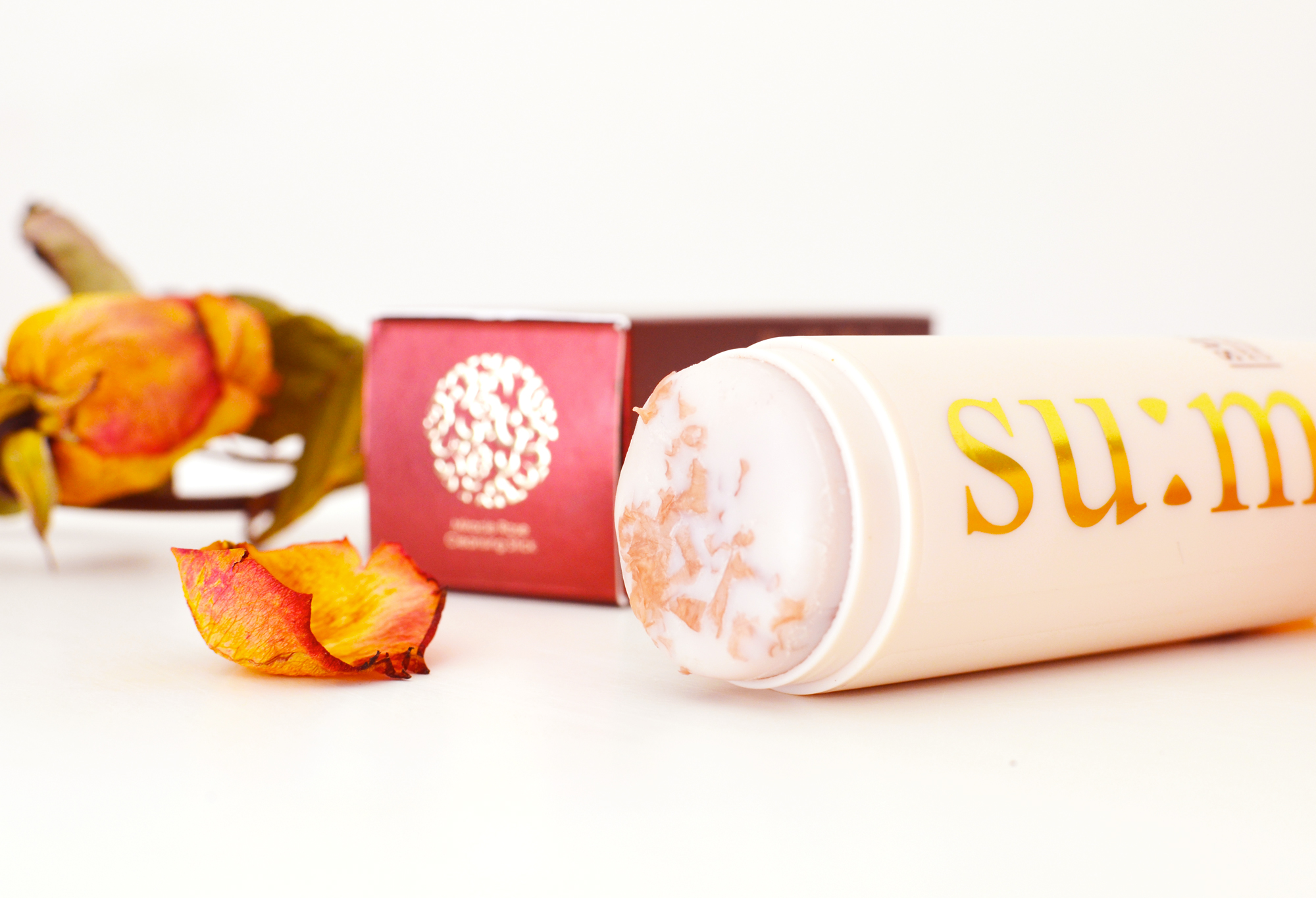 savon-coreen-aux-petales-de-rose-sum37-miracle-rose-cleansing-stick